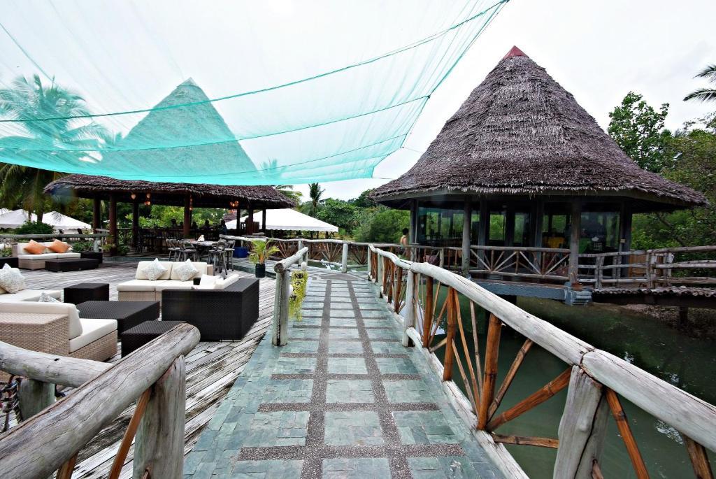 Badian Island Wellness Resort Exterior photo